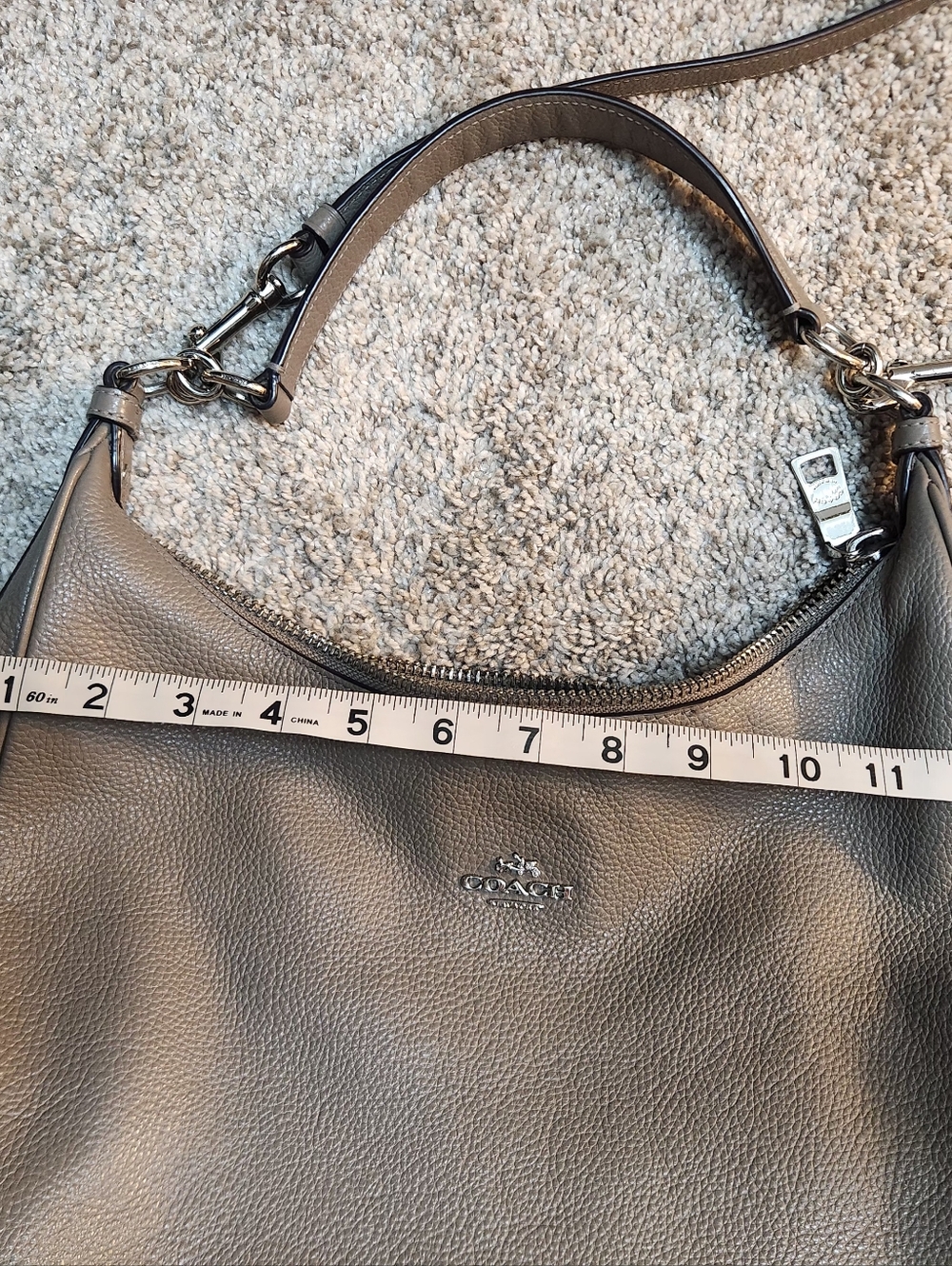 Large Coach Taupe Leather Hobo Bag with Gold Hardware - Picture 8 of 11